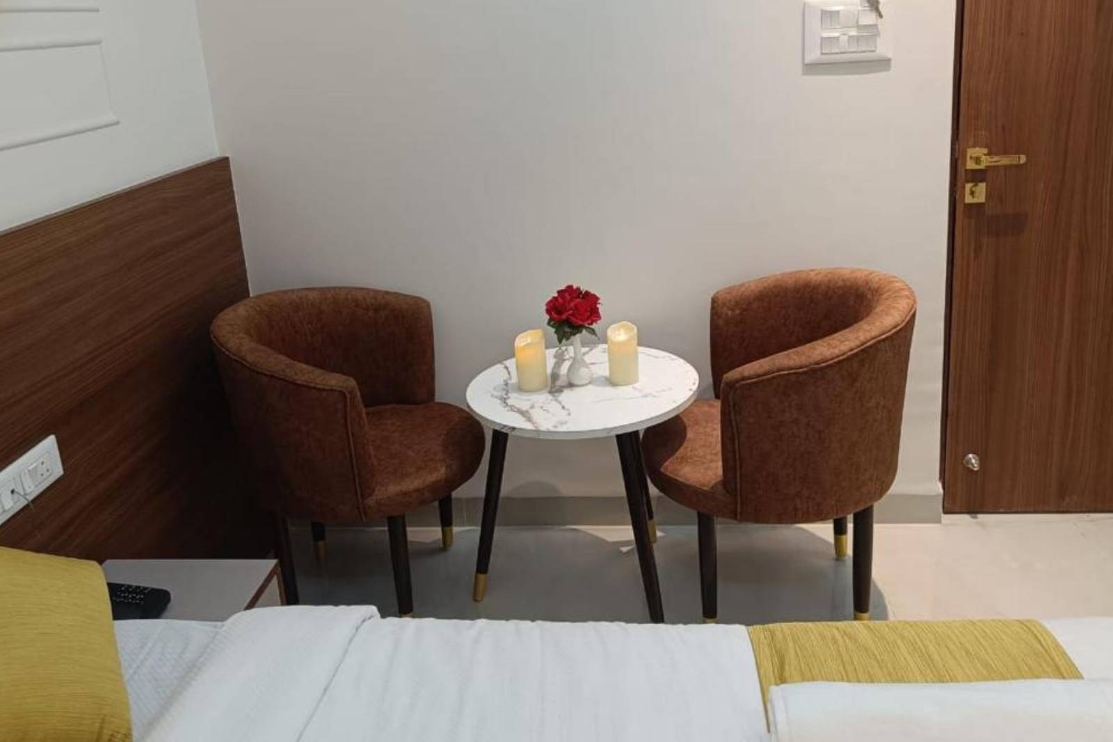 Comfort room witb bathtub 2