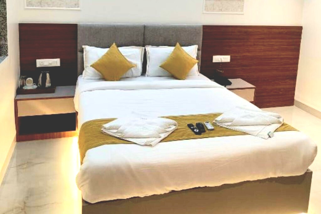 Exe-room-with-jacuzzi-5-1024x682